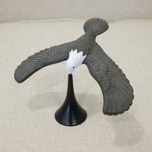 NWOT The Amazing Balancing Eagle